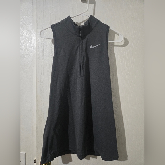 Large Nike Golf Dri-Fit Gray Sleeveless Top with Partial Zip. Spot On Zip Cover - Picture 1 of 12